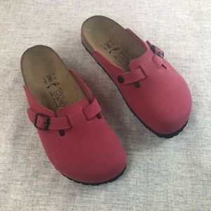 NWOB Birks Red Clogs Size 37 / 7